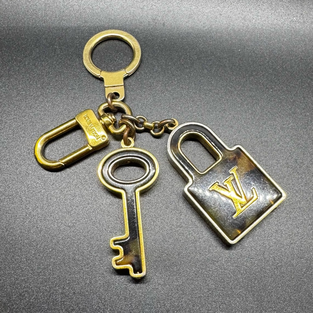 Louis Vuitton Key Chain - Picture 3 of 3
